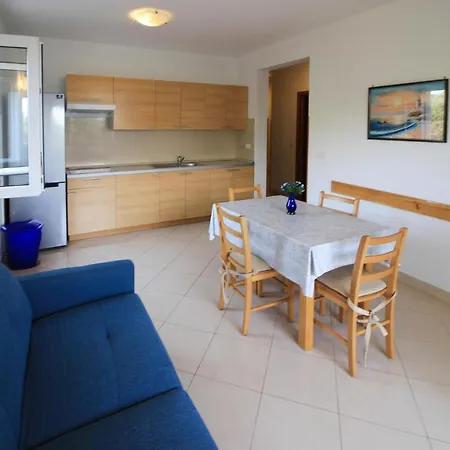 Apartmán Nice In With House Sea View Mandre